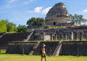 Early Morning Chichen Itza Ruins Tour with Cenote and Valladolid