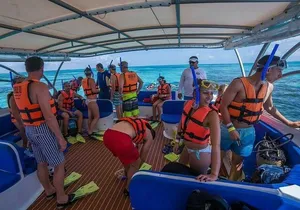 Isla Mujeres Tour in Private Catamaran with Food & Drinks