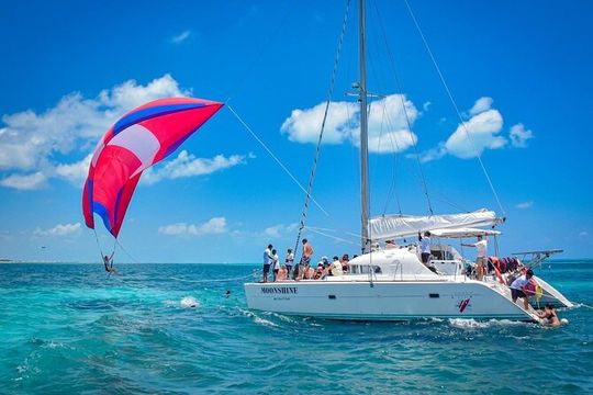 Sail and Snorkel to Isla Mujeres lunch and Drinks.