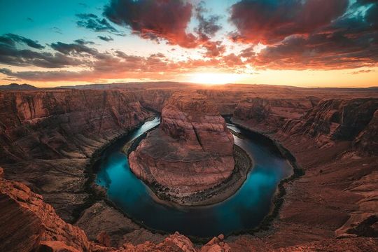 Under the Sky of the Great West Antelope Canyon and Horseshoe Bend