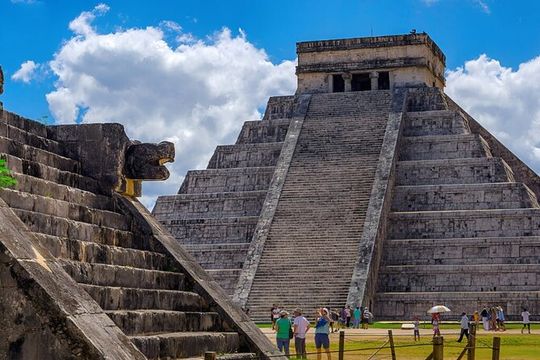 Early Tour at Chichen Itza with Cenote and Valladolid Round Trip