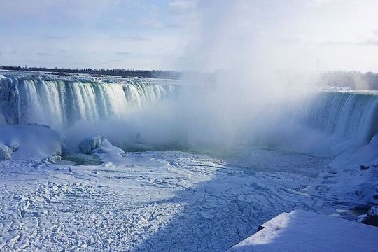 Multi Day Tour at Niagara Falls with Guide
