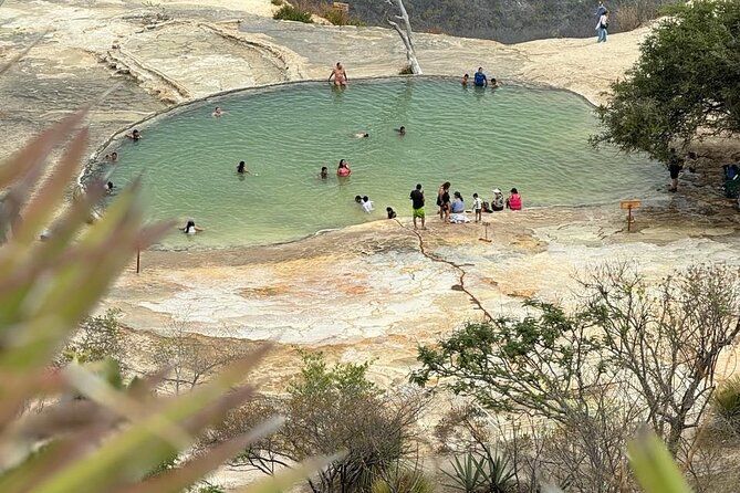 Private Tour in Hierve el Agua and visit artisans in Teotitlan
