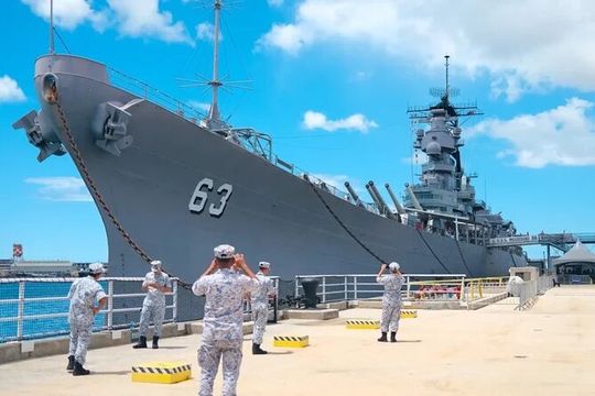 Pearl Harbor USS Arizona Memorial and Battleship Missouri