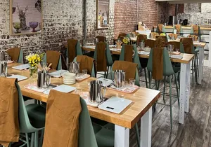 Candle Pouring Workshop in Savannah