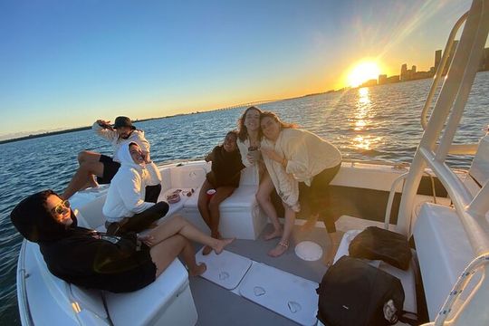 Miami: Sunset Boat Charter Cruise in a Formula Thunderbird