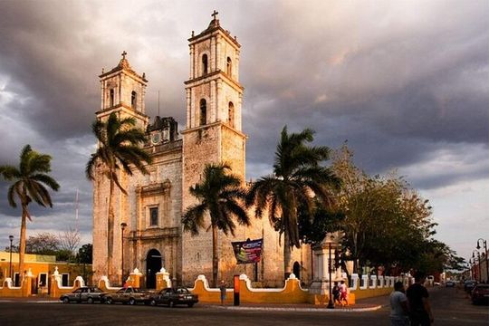 Chichen Itza Cenote and Valladolid Day Tour with Tequila Tasting