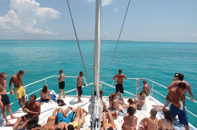 Isla Mujeres Catamaran from Cancun: Snorkel, Open Bar & Lunch