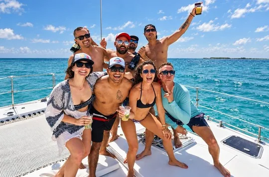Deluxe Catamaran Tour to Isla Mujeres, from Playa del Carmen