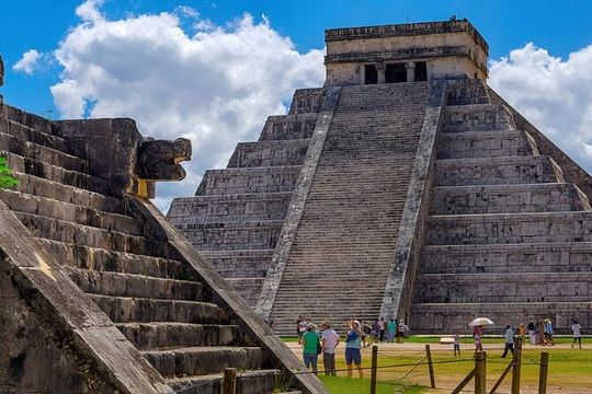 Explore Chichen Itza with Cenote Ikkil and Suytun with Buffet