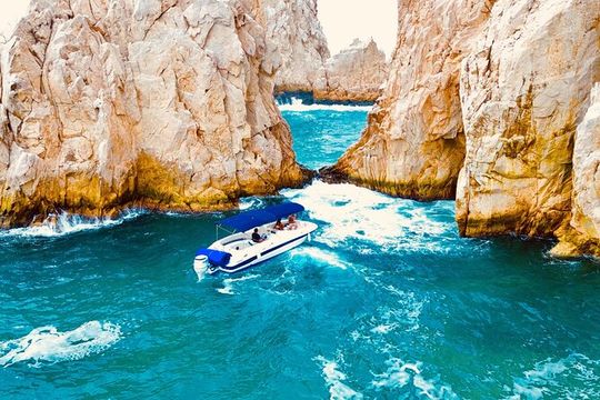 Tour of Cabo San Lucas by Luxury Yacht and Playa del Amor