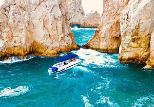 Tour of Cabo San Lucas by Luxury Yacht and Playa del Amor