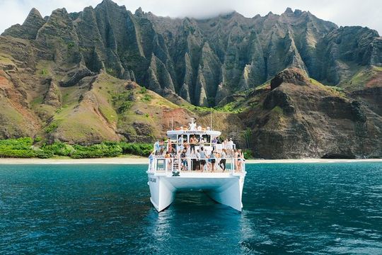 Lady Kailani Luxury Catamaran: Na Pali Sunset Dinner Tour