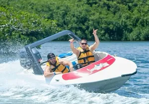 Speedboat and Snorkel Tour from Cancun with Transportation
