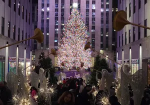 NYC Holiday Walking Tour 5th Ave, Rockefeller Tree & Xmas Village