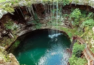 Chichén Itzá, Cenote and Valladolid Day Trip with Tequila