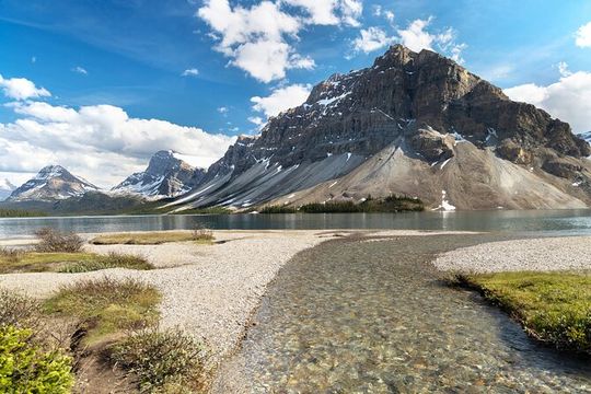 Jasper Day Tour to Columbia Icefields Lakes from Calgary to Banff