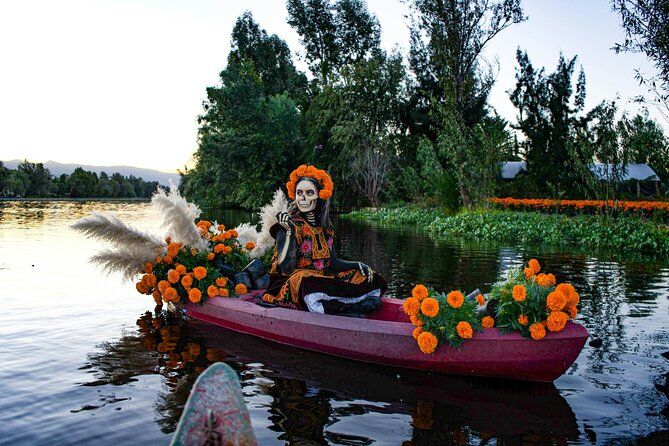 Private Day or Night Tour with 10 Stops, Guide, and Hotel Pick-Up