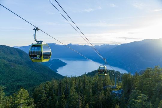 Private Whistler+ Sea 2 Sky Gondola +Shannon Fall+Green Lake Tour