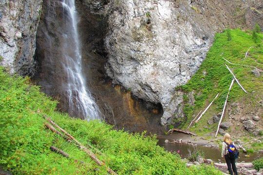 Fairy Falls and Grand Prismatic Overlook Hike with Lunch