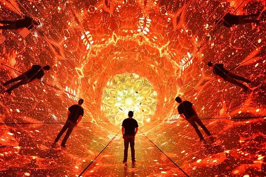 Infinity Museum Las Vegas: Immersive Mirror and Light Experience