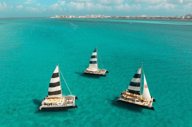Isla Mujeres Catamaran Cruise Snorkel and Transportation Included