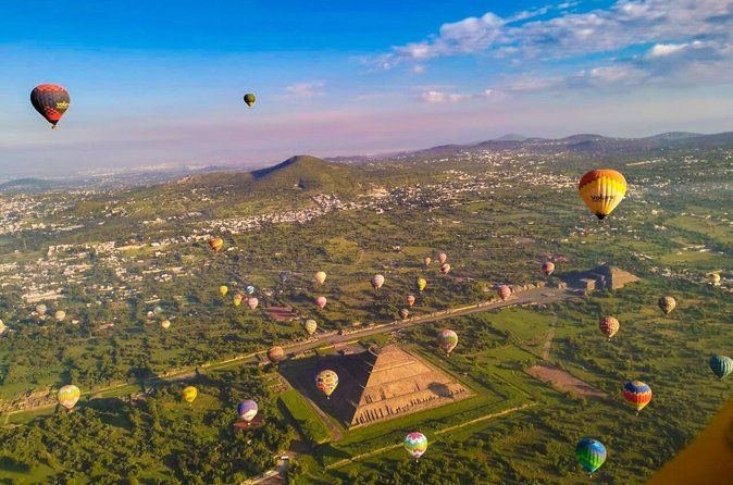 Sunrise Hot Air Balloon Flight in Teotihuacán All-Inclusive With Cave
