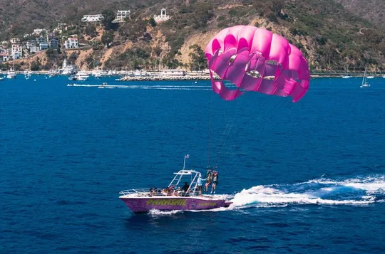Parasailing in Catalina Island: Soar Above The Stunning Coastline