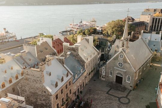 Morning Old Québec Walking Tour with coffee for Early Birds