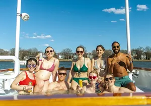 Luxury Hot Tub Boat of DC Potomac Monuments Private Tub up to 10