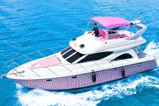 Pink Yacht Charter Barbie Maxum Miami Yacht Tour