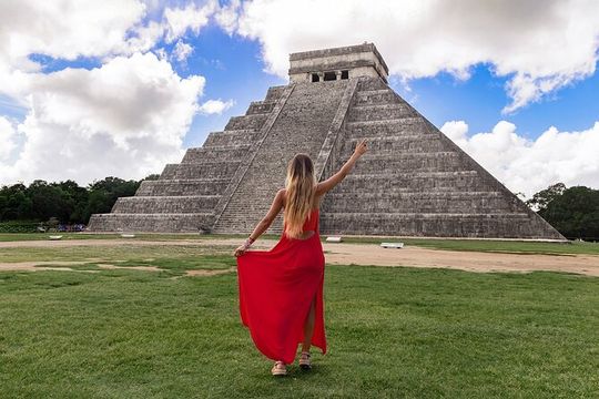 Chichén Itzá Guided Tour with Cenote Swim and Yucatecan Lunch