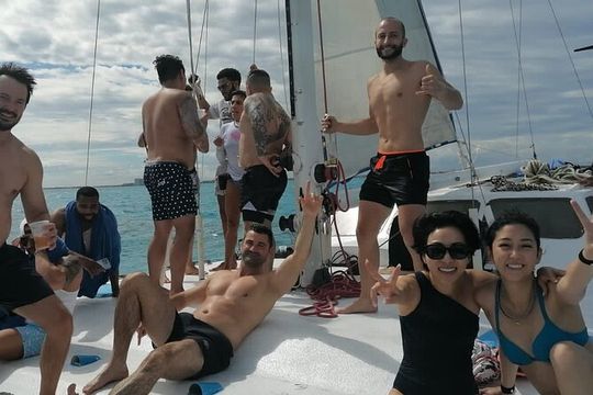 Isla Mujeres Catamaran Party Cruise with Snorkeling and Lunch