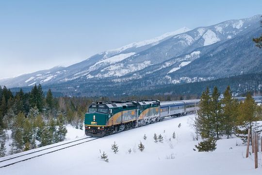 7 Day Winter Semi Guided Tour VIA Rail from Vancouver to Calgary