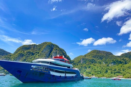 Phuket to Koh Phi Phi Ferry Roundtrip Transfer with Land transfer