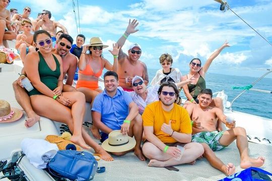 Catamaran Isla Mujeres, Beach Club and Drinks from Puerto Morelos