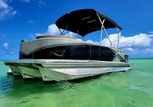 Private Pontoon Boat Rental in Kaneohe Bay
