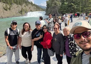 Moraine Lake and Lake Louise Tour from Calgary Canmore Banff