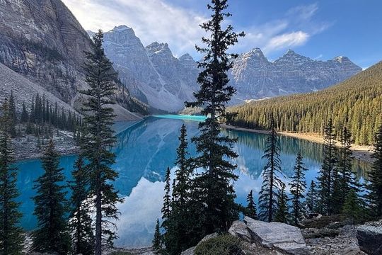 Moraine Lake and Lake Louise Full Day Scenic Adventure