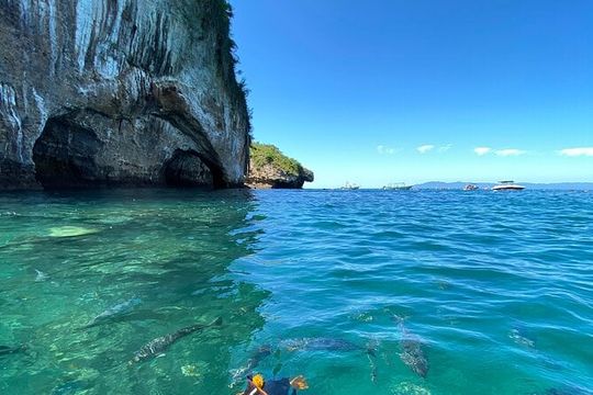 Snorkeling and boating to Los Arcos de Mismaloya Marine Sanctuary
