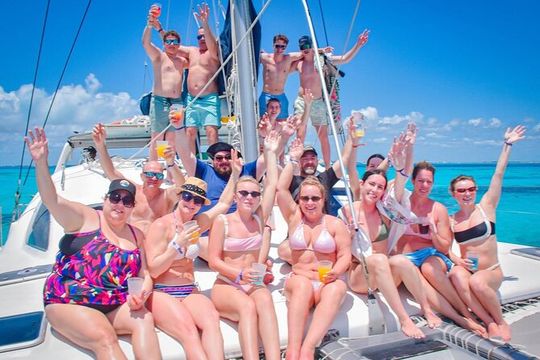 Isla Mujeres Rush : Catamaran Snorkeling and BUFFET in Beach Club