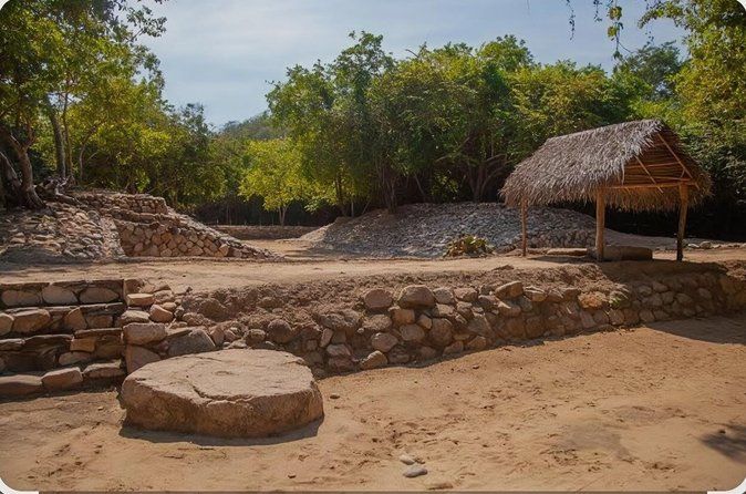 Experience Zapoteca in the Archaeological Zone of Copalita Huatulco