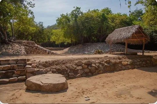 Experience Zapoteca in the Archaeological Zone of Copalita Huatulco