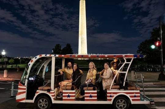 Washington DC Monuments & US History Moonlight Guided E-Cart Tour