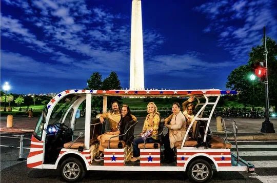 Washington DC Monuments & US History Moonlight Guided E-Cart Tour