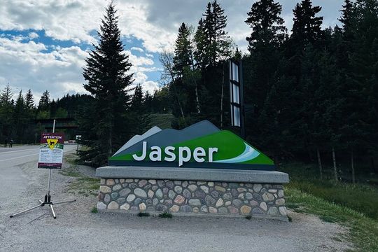 Explore Jasper National Park 2 Days Luxury Guided Tour