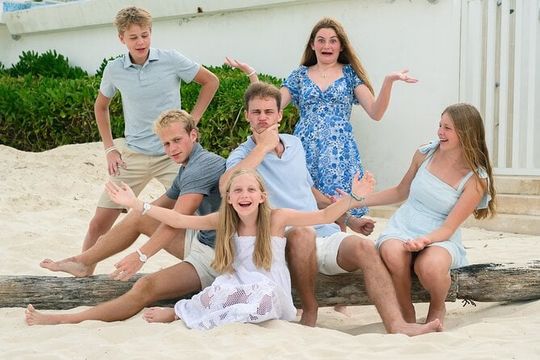 Cancun Beach Photoshoot with a Professional Photographer