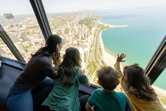 Chicago 360 Observation Deck & Hop-on Hop-off Sightseeing Tour