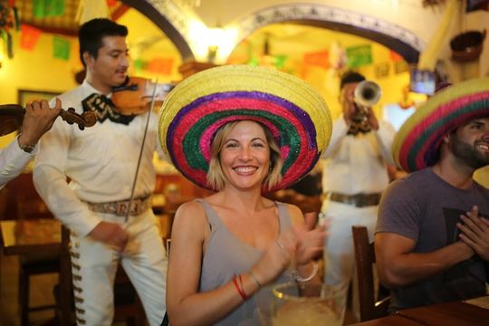 Cancun Night Combo: Taco & Beer Tour and Coco Bongo Show & Drinks