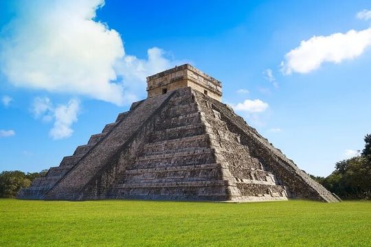 Chichén Itzá Cultural Tour with Mayan Cuisine and Cenote